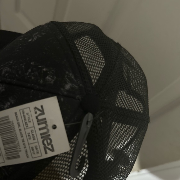 Purple and black VANS trucker hat - Picture 2 of 3